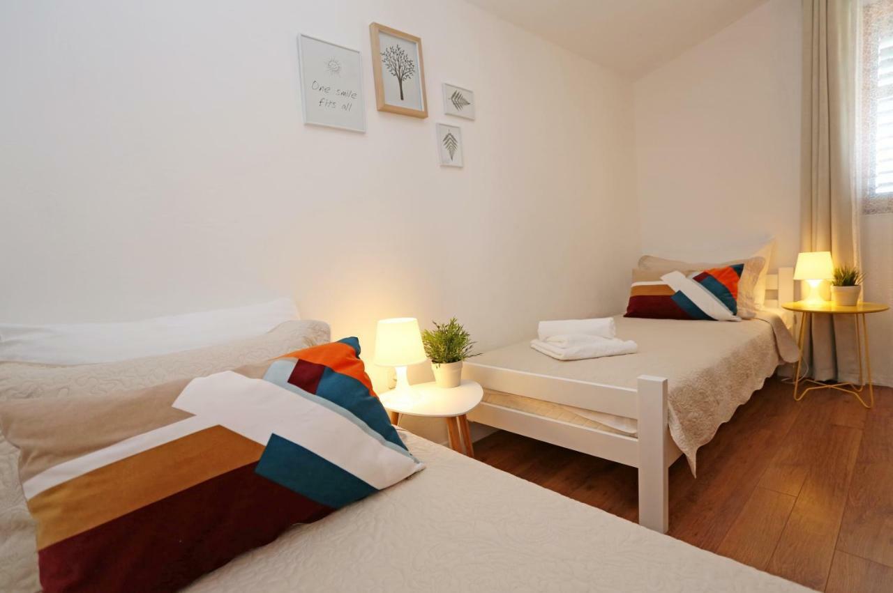 Apartments Tona Zaboric Eksteriør bilde